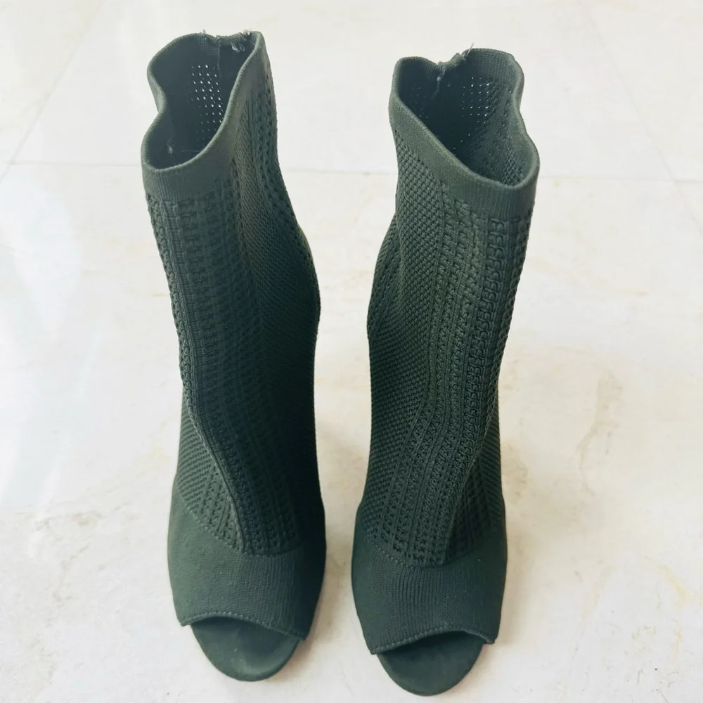 Catherine Malandrino Green bootie/ankle boots size 8